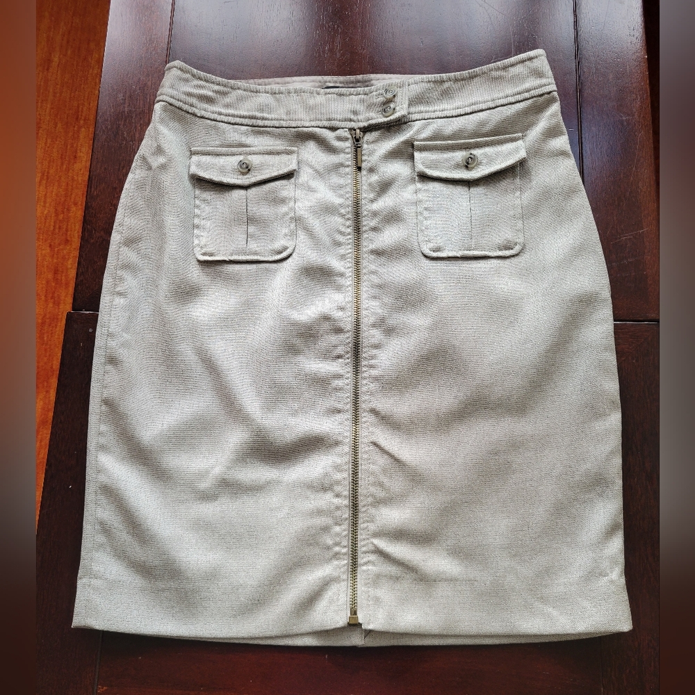 Zip front beige skirt Size 8
